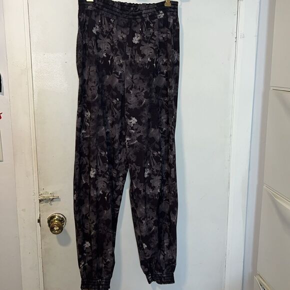ATHLETA Savannah Floral Joggers-8T - Picture 2 of 8